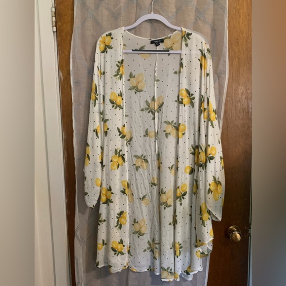 Torrid Plus Size Lemon Print Shirttail Kimono or Overpiece-Size 3/4X - Picture 4 of 11
